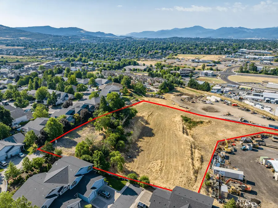 1528 Skyhawk, Medford, OR 97504 - #3