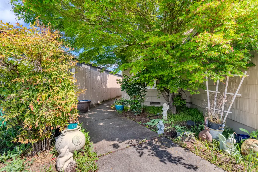 436 St Clair Way, Eagle Point, OR 97524 - #2