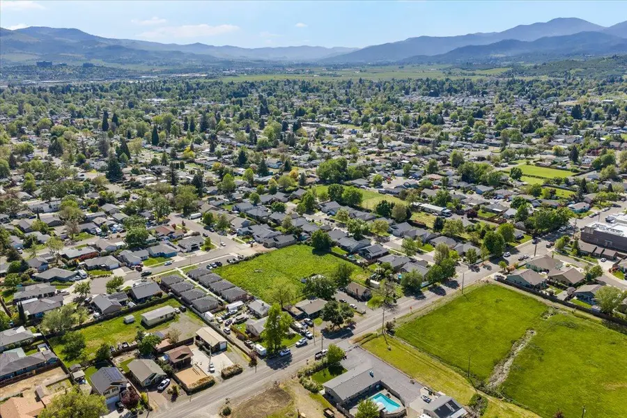 849 Cherry Street, Medford, OR 97501 - #3