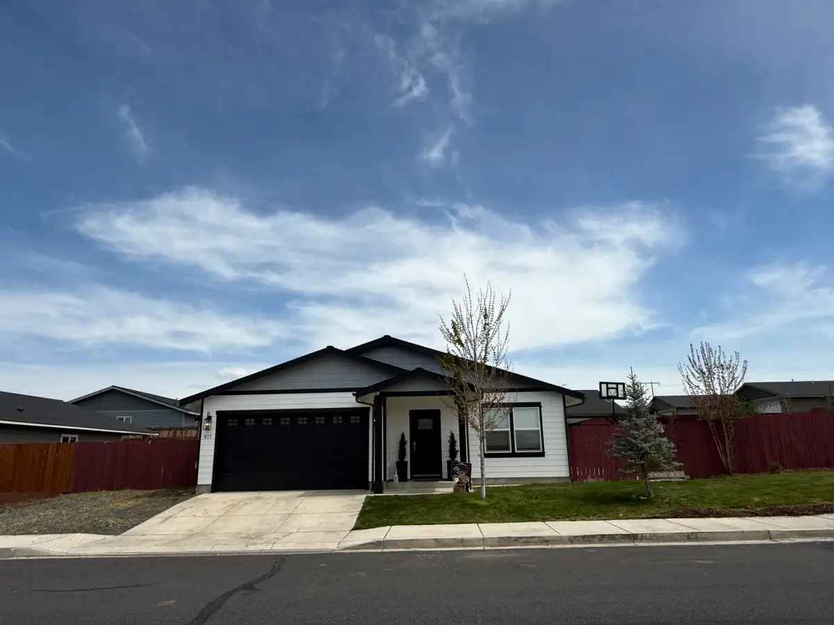 977 SE Strawberry Lane, Madras, OR 97741 - #1