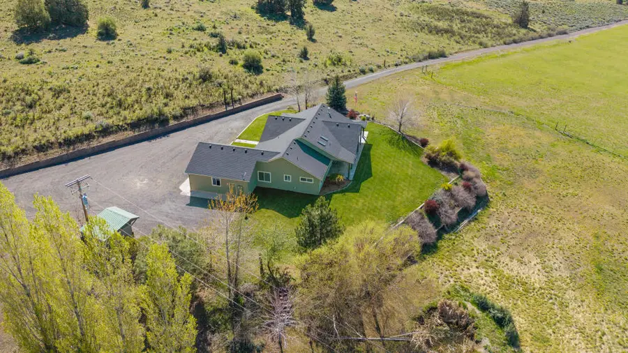 12445 Highway 140 E, Klamath Falls, OR 97603 - #3