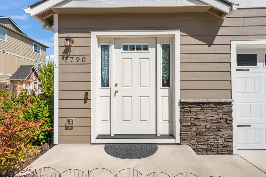 7790 Jacqueline Way, White City, OR 97503 - #2