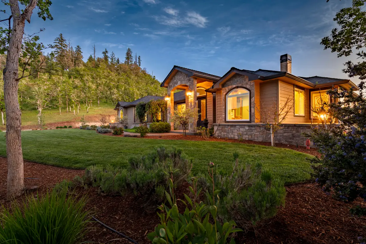 1884 S Obenchain Road, Eagle Point, OR 97524 - #1