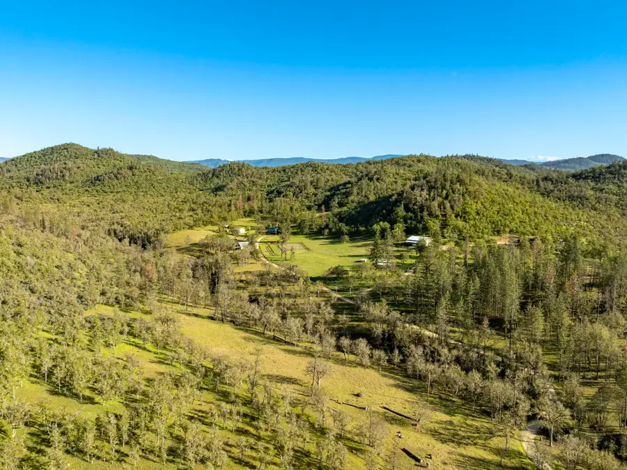1884 S Obenchain Road, Eagle Point, OR 97524 - #2