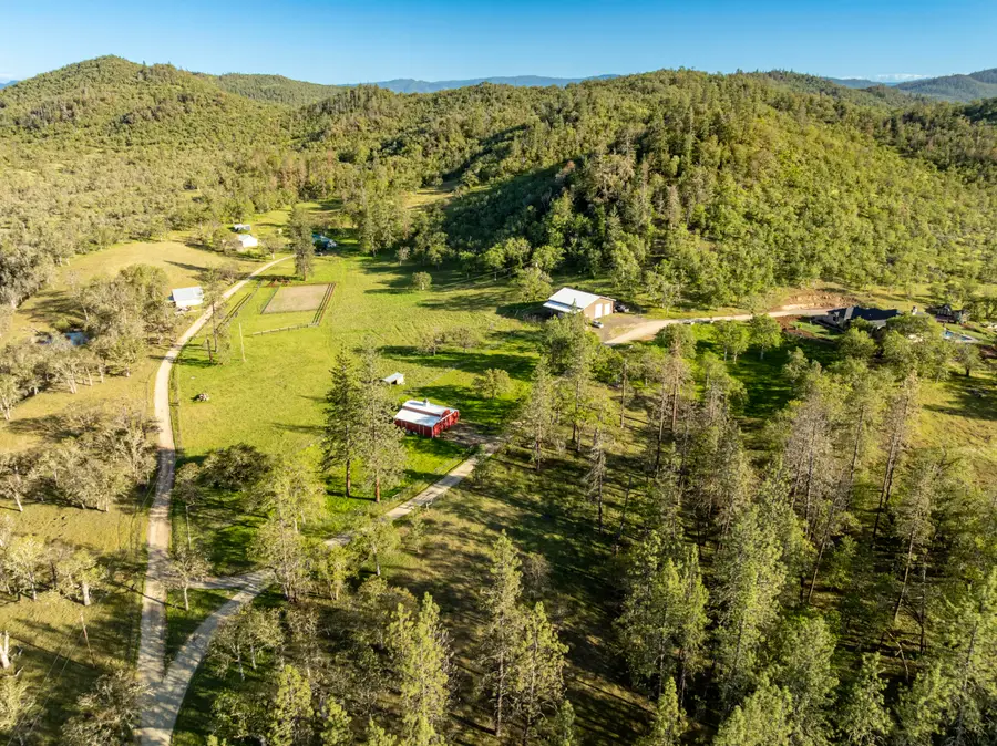 1884 S Obenchain Road, Eagle Point, OR 97524 - #3