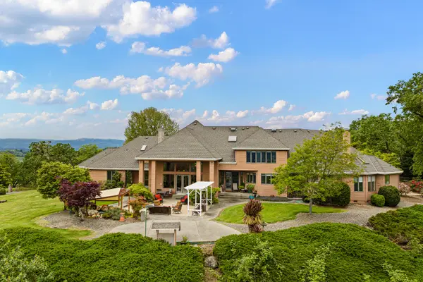 375 Bella Hills Lane, Roseburg, OR 97471