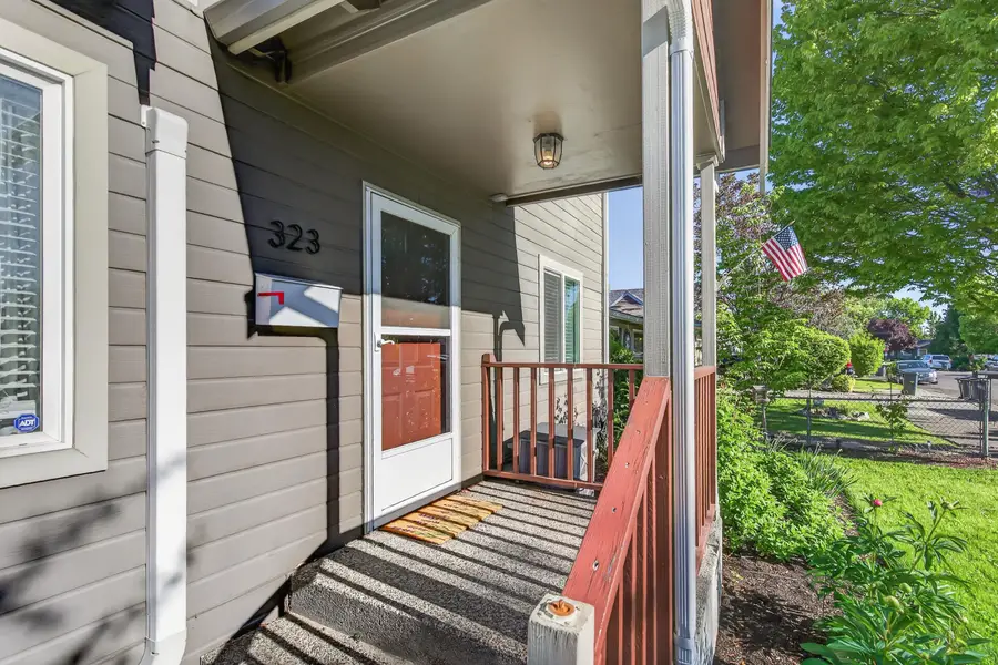323 Mary Street, Medford, OR 97504 - #3