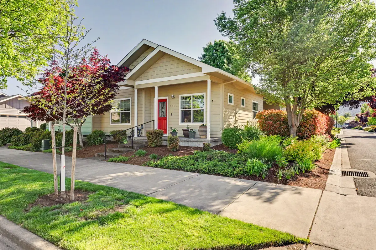 1099 N Haskell Street, Central Point, OR 97502 - #1