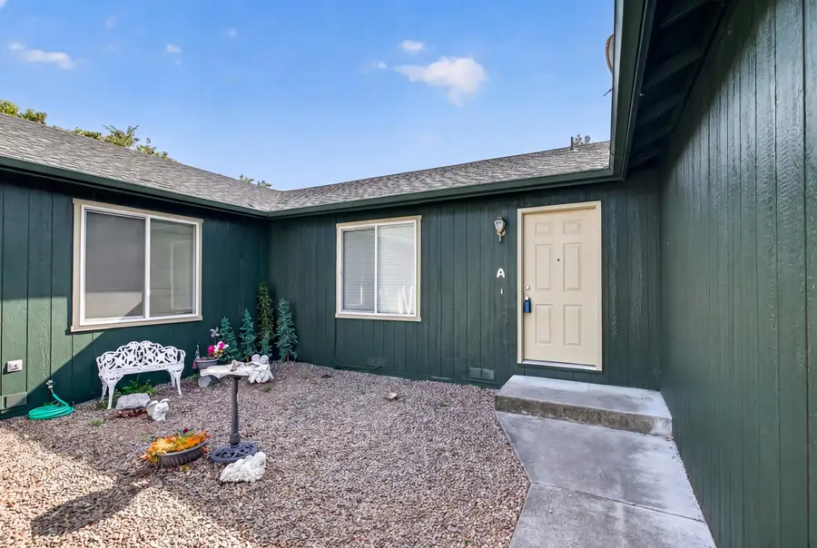 1232 W Harbeck Road, Grants Pass, OR 97527 - #2