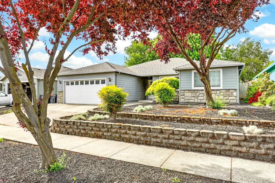 921 Birmingham Street, Medford, OR 97501 - #3