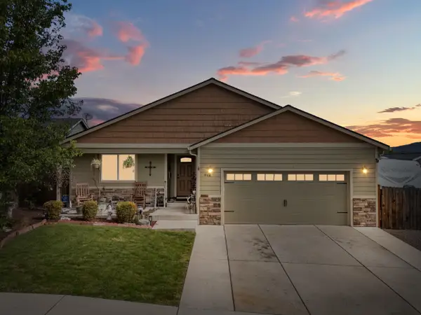 944 Stonewater Drive, Eagle Point, OR 97524