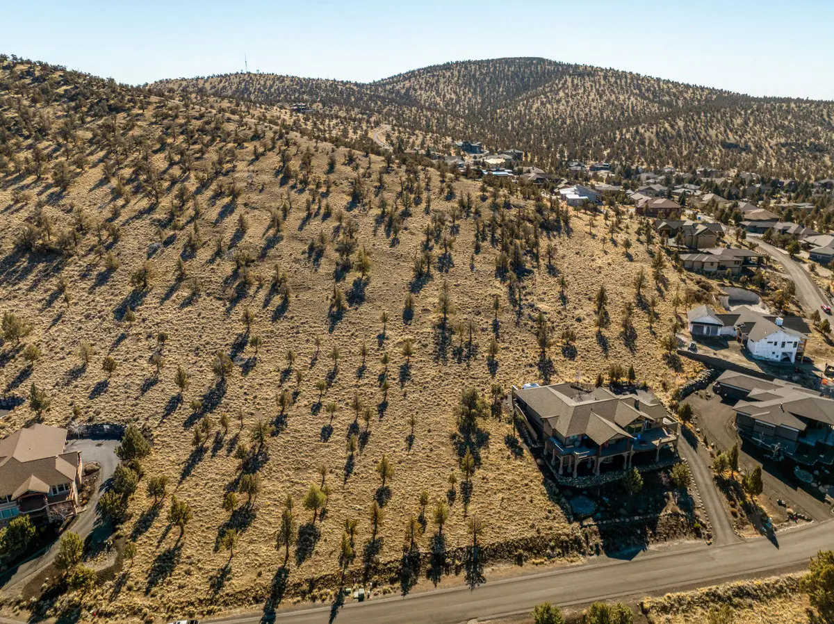 904 Highland View Loop, Redmond, OR 97756 - #1