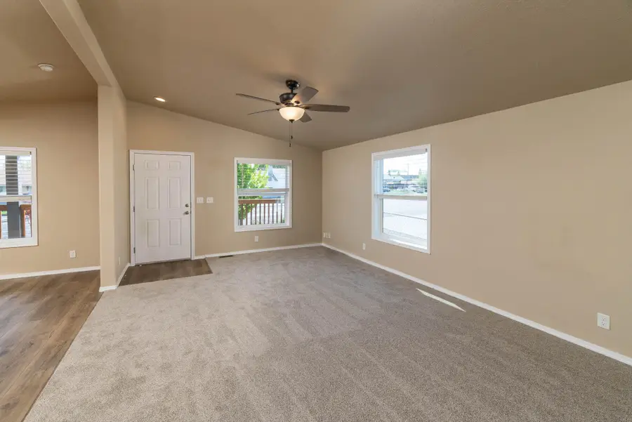 472 SE 7th Street, Madras, OR 97741 - #3
