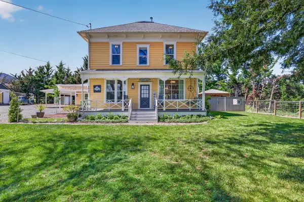 6928 Wagner Creek Road, Talent, OR 97540