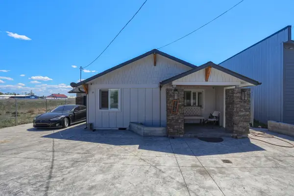 124 W Antler Avenue, Redmond, OR 97756
