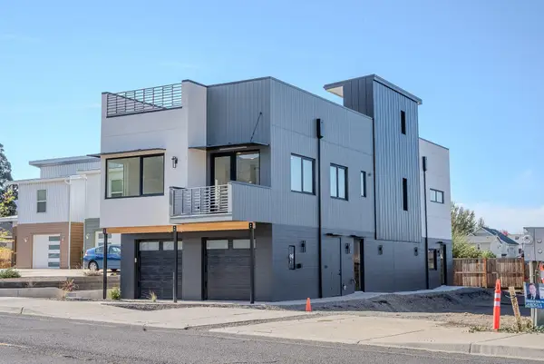 312 E Rapp Road, Talent, OR 97540
