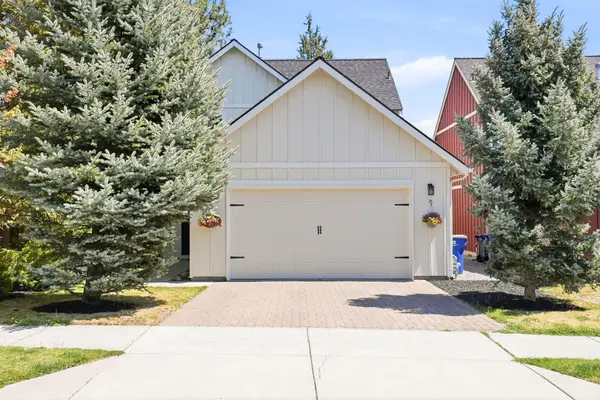 19827 Powers Road, Bend, OR 97702