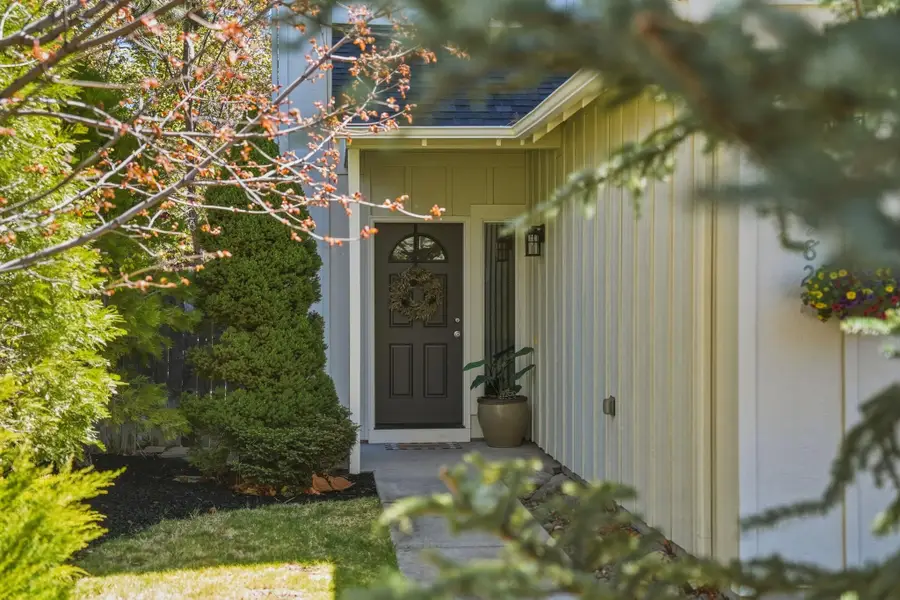 19827 Powers Road, Bend, OR 97702 - #3