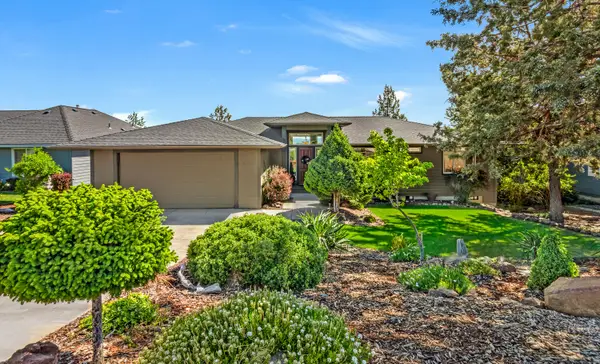 2434 SW 34th Drive, Redmond, OR 97756