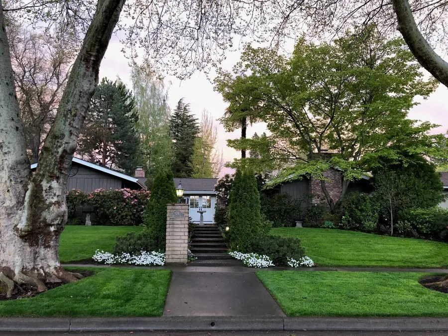 124 Kensington, Medford, OR 97504 - #3