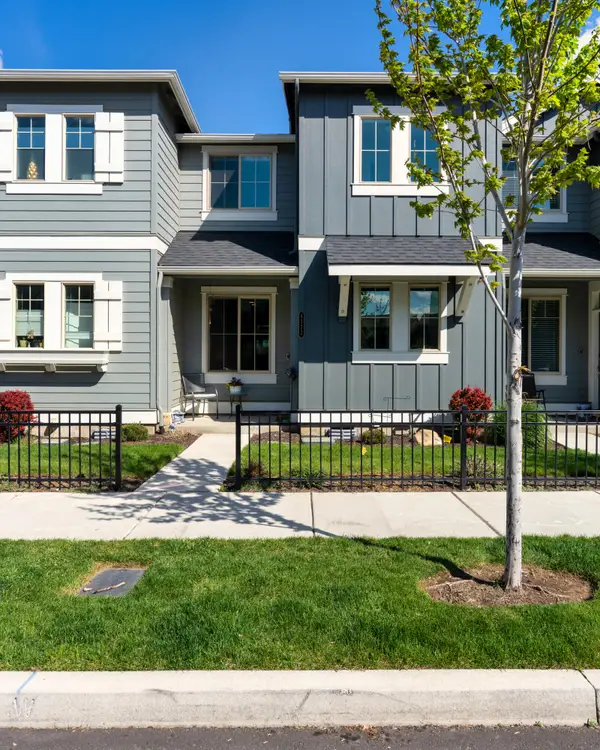 4572 SW 37th Street, Redmond, OR 97756
