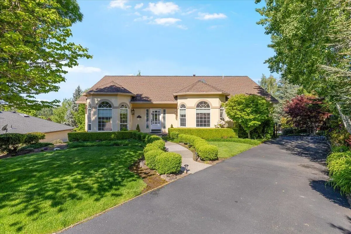 1527 Pebble Beach Court, Medford, OR 97504 - #1
