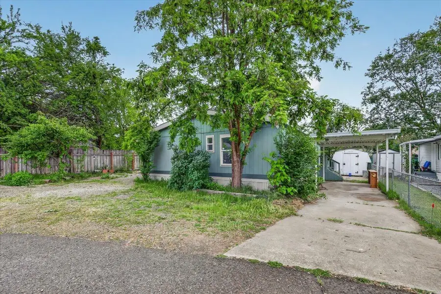 742 2nd Avenue #SPC 19, Gold Hill, OR 97525 - #3