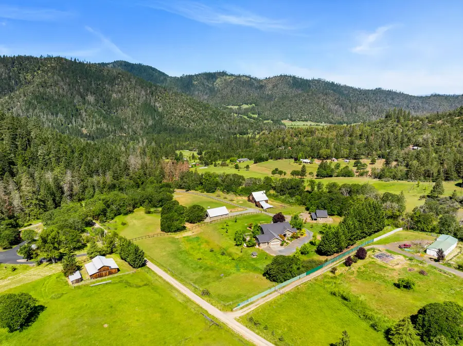 931 Hogan Road, Applegate, OR 97530 - #3