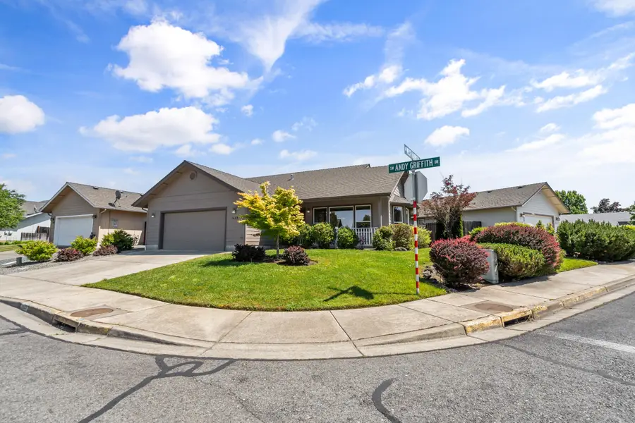 1439 Andy Griffith, Grants Pass, OR 97527 - #2