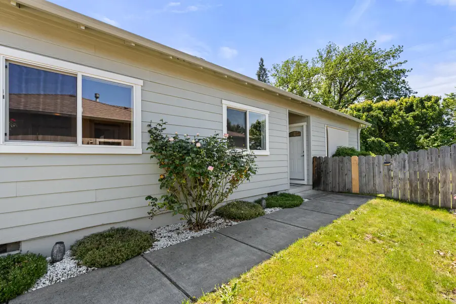 141 Alta Lane, Central Point, OR 97502 - #2