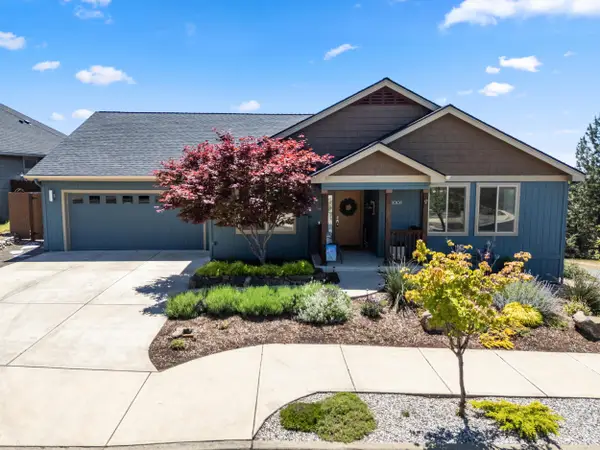 1008 Azure Way, Eagle Point, OR 97524