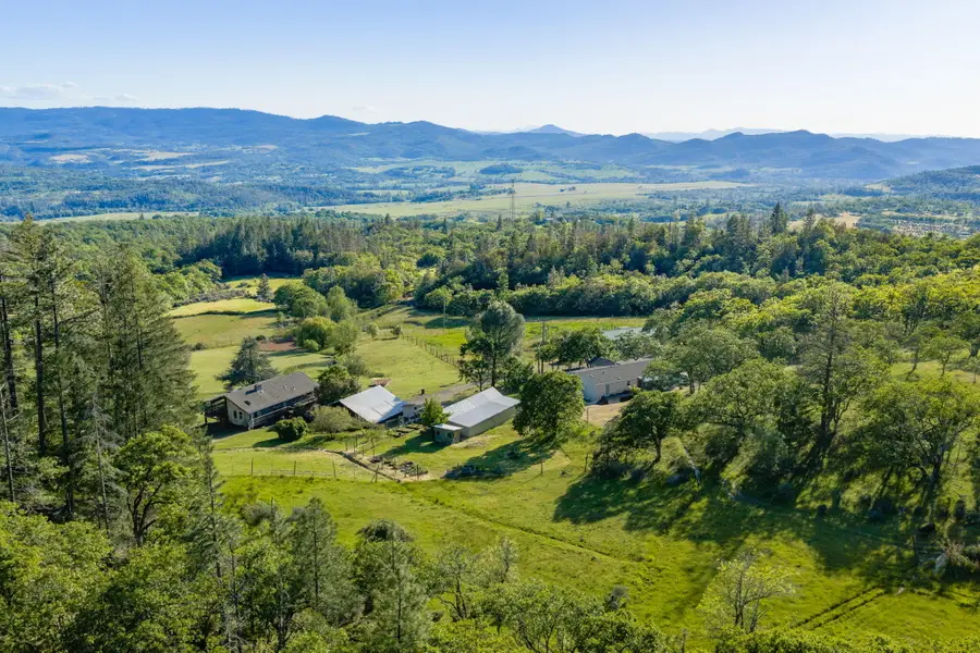 2444 Gardner Road, Eagle Point, OR 97524 - #2