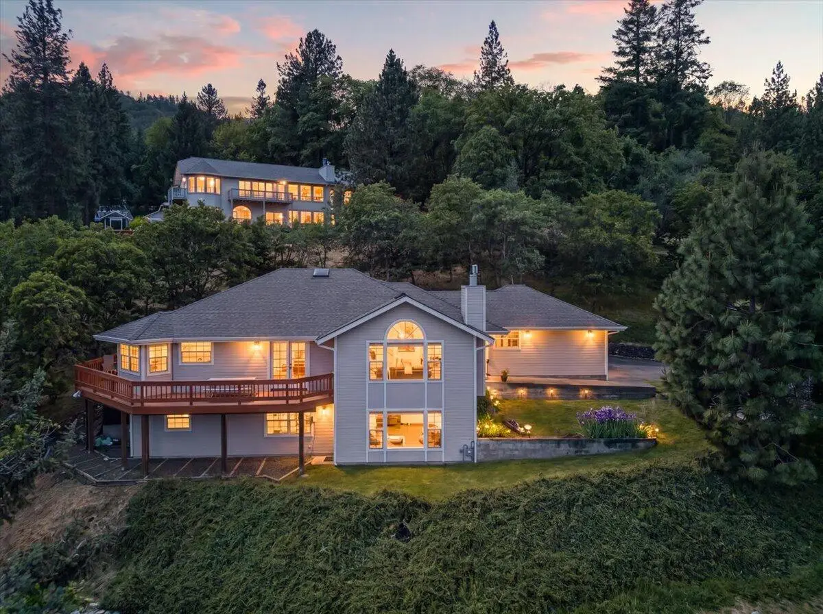 1020 Walker Avenue, Ashland, OR 97520 - #1