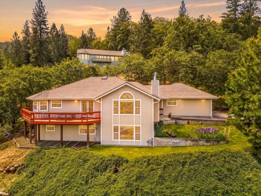 1020 Walker Avenue, Ashland, OR 97520 - #2