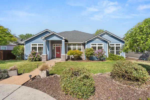 262 Robert Trent Jones Boulevard, Eagle Point, OR 97524