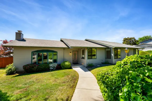 440 NE Royal Drive, Grants Pass, OR 97526
