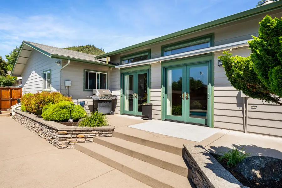 440 NE Royal Drive, Grants Pass, OR 97526 - #2