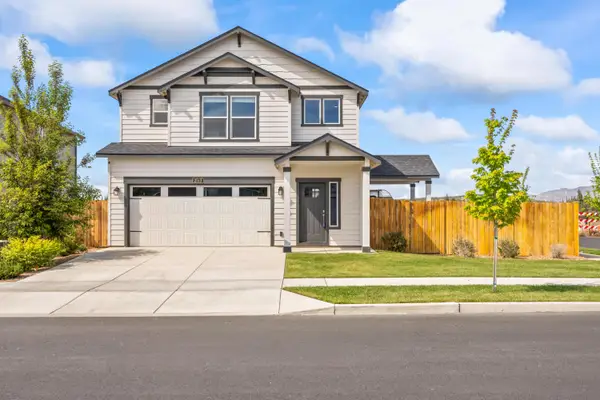 2513 NW Upas Way, Redmond, OR 97756
