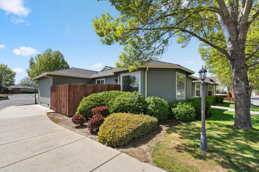 3015 Merriman Road #12, Medford, OR 97501 - #2