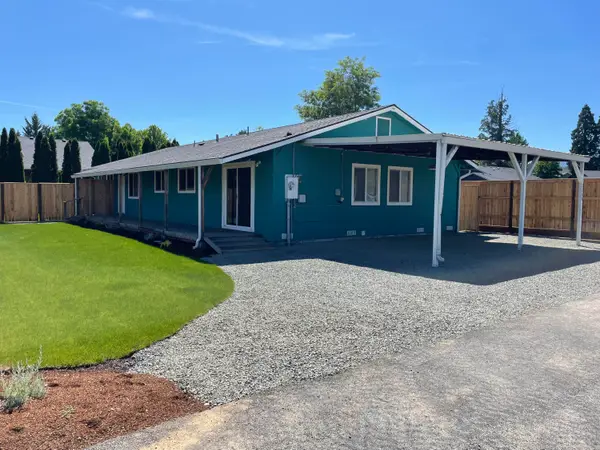 2216 Piazza Drive, Medford, OR 97501