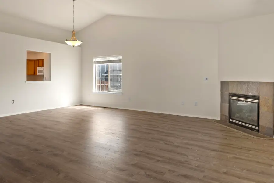 585 NE Redwood Avenue, Redmond, OR 97756 - #2