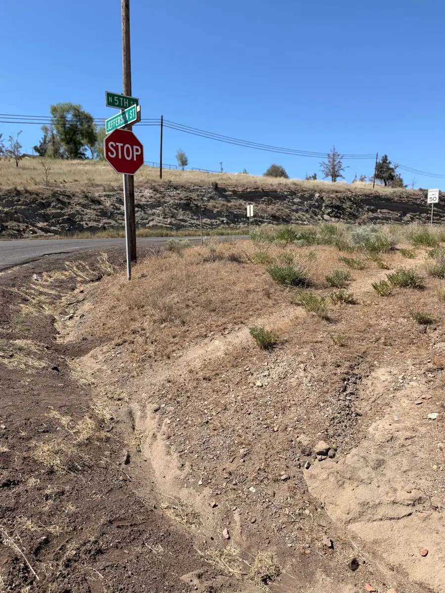 NE Jefferson Street #05200, Madras, OR 97741 - #3