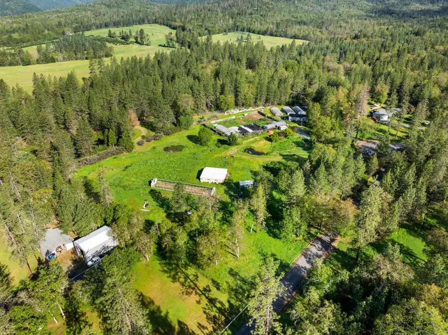 600 Hartsfield Lane, Grants Pass, OR 97526 - #3