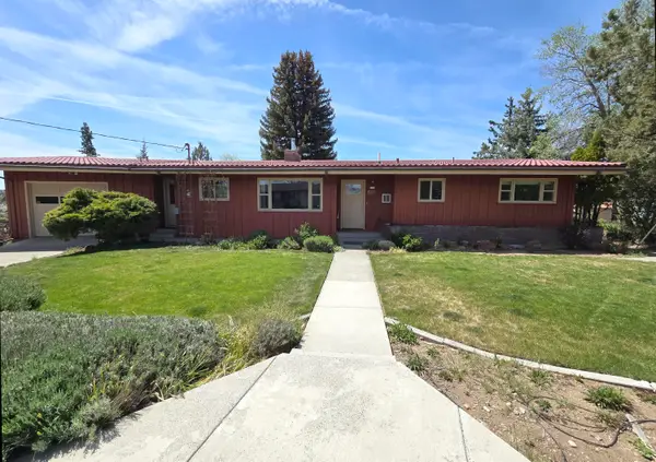 176 SE Hillcrest Street, Madras, OR 97741