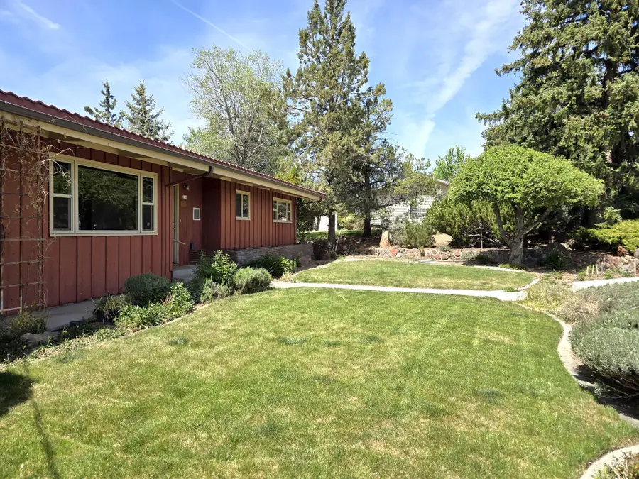 176 SE Hillcrest Street, Madras, OR 97741 - #3
