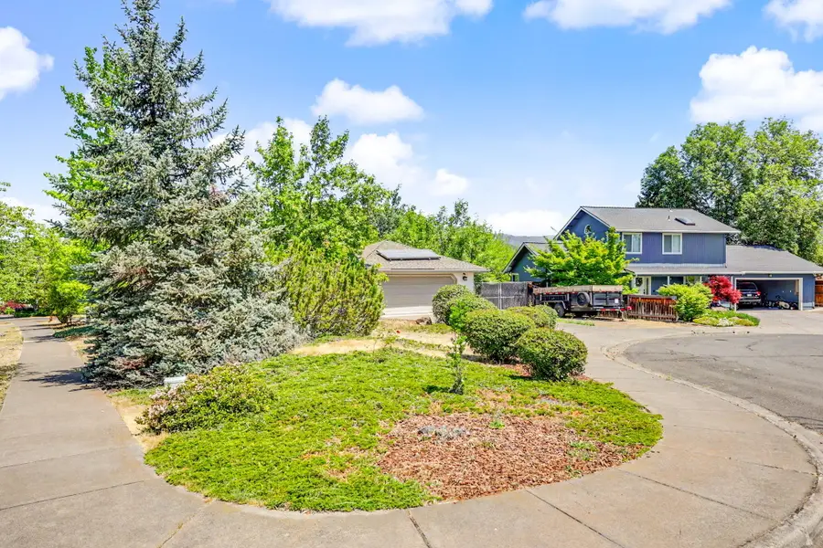 1041 La Loma Drive, Medford, OR 97504 - #2
