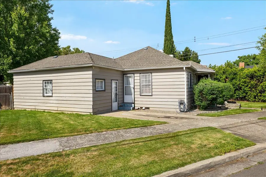 307 Monroe Street, Medford, OR 97501 - #3