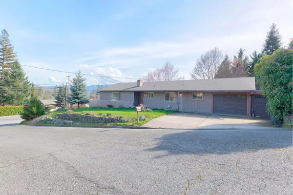 903 NW Hewitt Lane, Grants Pass, OR 97526
