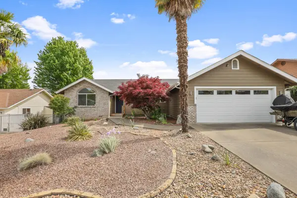 905 NW Regent Drive, Grants Pass, OR 97526