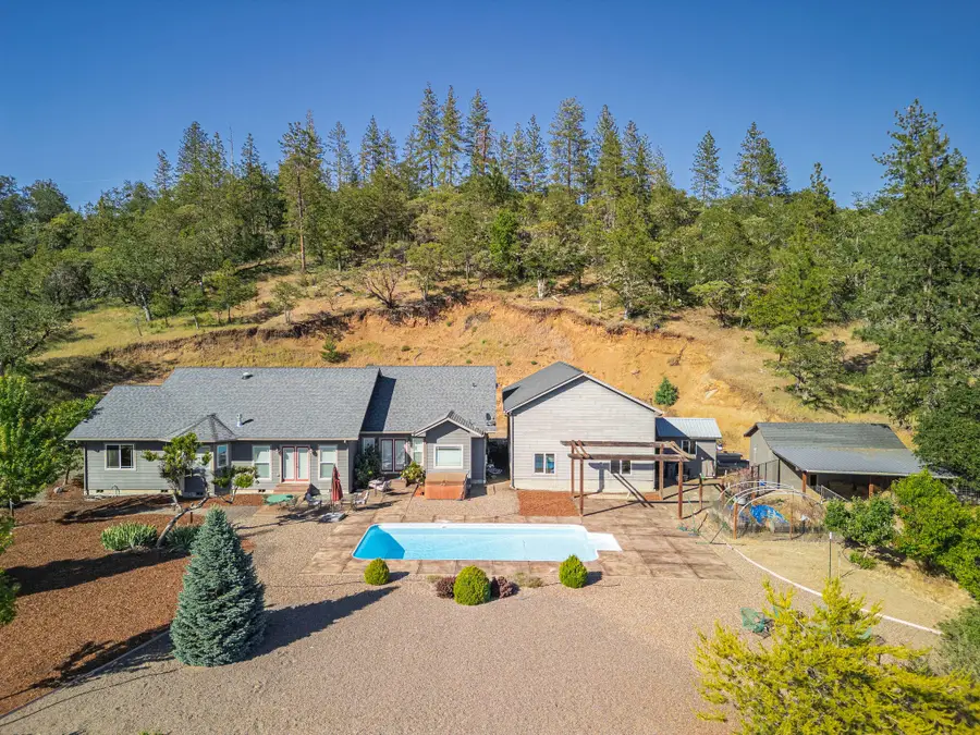 158 Rockingham Circle, Eagle Point, OR 97524 - #2